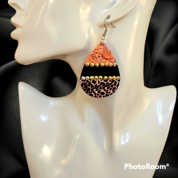 3/$20 Faux Leather Embellished Cheetah Marble Teardrop Dangle Earrings - Picture 1 of 6